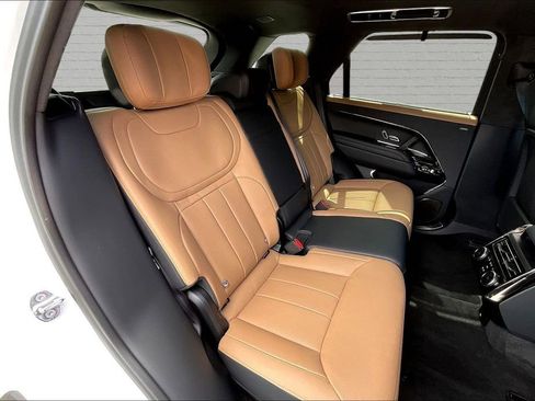 Used 2025 Land Rover Range Rover Sport Autobiography AWD/4WD image 23