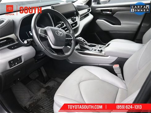 Used 2023 Toyota Highlander Limited image 9