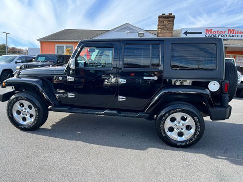 Used 2014 Jeep Wrangler Unlimited Sahara image 8