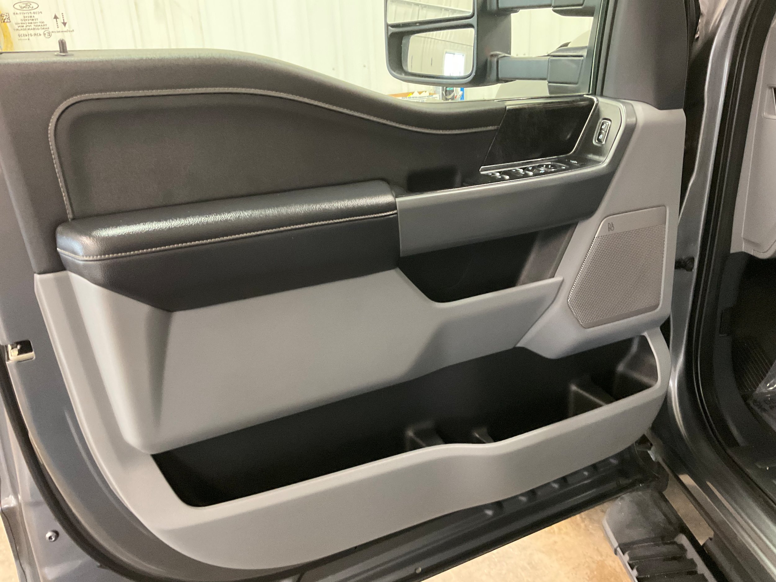 Used 2024 Ford F250 XLT w/ XLT Premium Package AWD/4WD image 8
