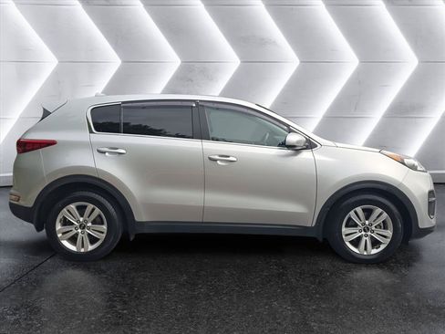 Used 2017 Kia Sportage LX FWD image 6