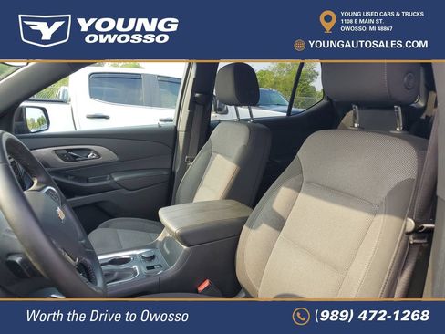 Used 2023 Chevrolet Traverse LT FWD image 7