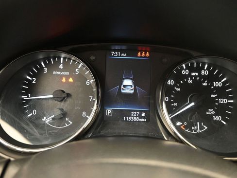 Used 2020 Nissan Rogue Sport S image 19