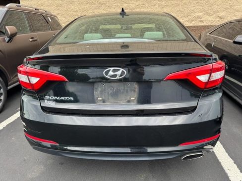 Used 2016 Hyundai Sonata SE w/ Cargo Package FWD image 3