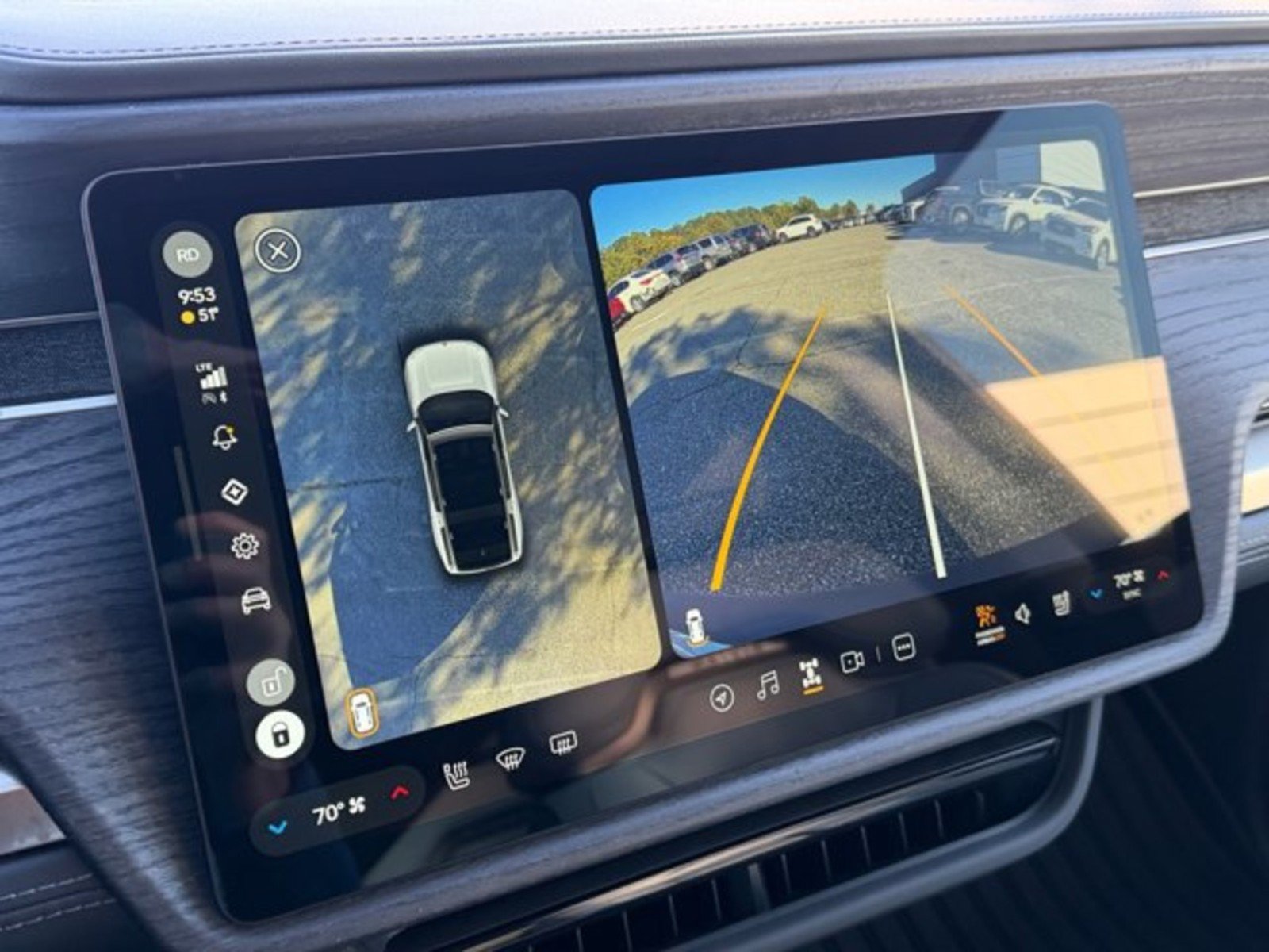 Used 2025 Rivian R1S Adventure Dual AWD/4WD image 18