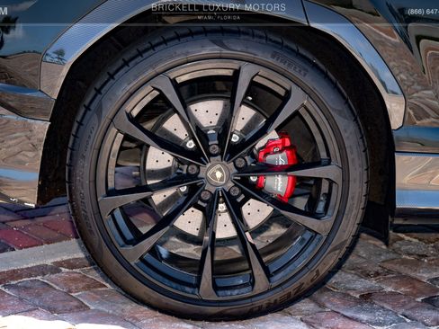 Used 2020 Lamborghini Urus image 45