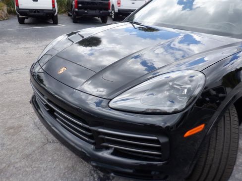 Used 2023 Porsche Cayenne Platinum Edition AWD/4WD image 31