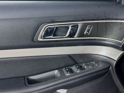 Used 2016 Ford Explorer XLT w/ Equipment Group 202A image 21