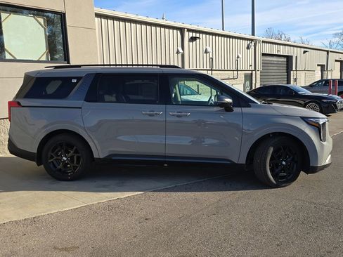 New 2026 Kia Carnival SX w/ SX Dark Edition Package image 3