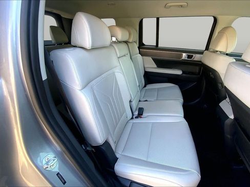 Used 2025 Hyundai Santa Fe SEL FWD image 19
