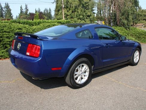 Used 2007 Ford Mustang Premium RWD image 3
