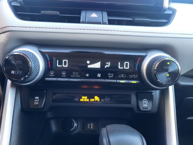 Used 2025 Toyota RAV4 XLE FWD image 18