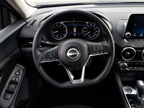 New 2025 Nissan Sentra SV w/ Trunk Package image 11