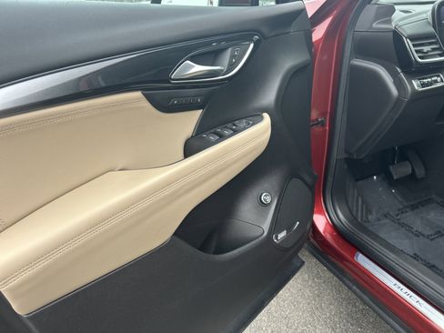 Used 2024 Buick Envision Preferred image 12