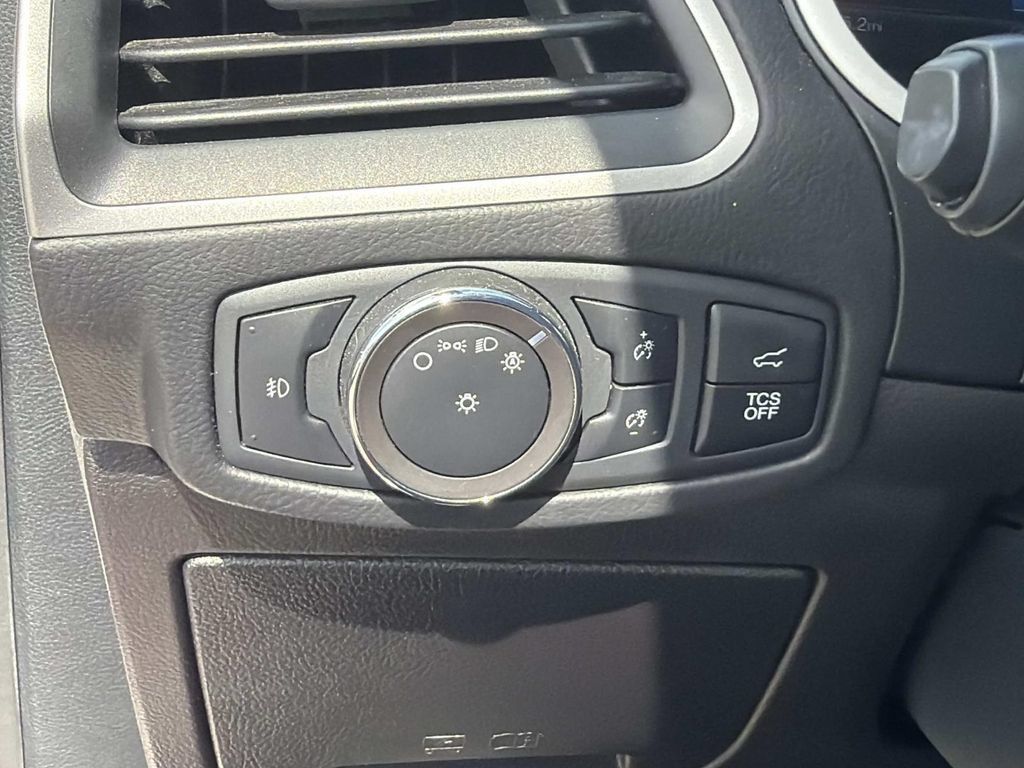Used 2019 Ford Edge SEL w/ Equipment Group 201A FWD image 20