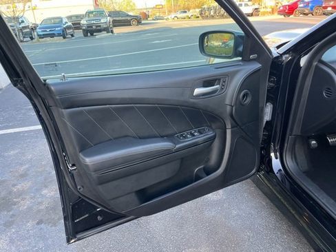 Used 2023 Dodge Charger R/T w/ Plus Group image 5