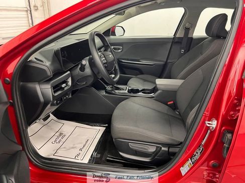 Used 2025 Kia K4 FWD image 26