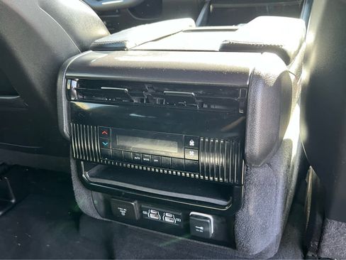 Used 2022 Jeep Wagoneer Series I image 23