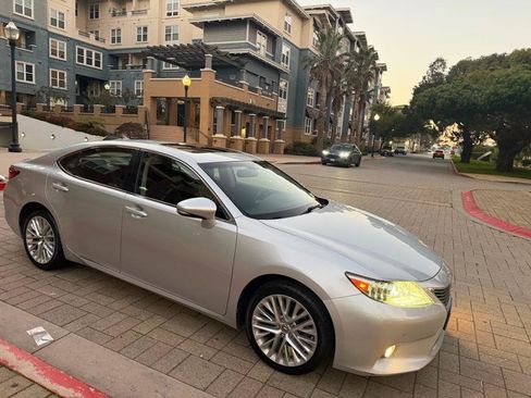 Used 2013 Lexus ES 350 w/ Luxury Pkg FWD image 14
