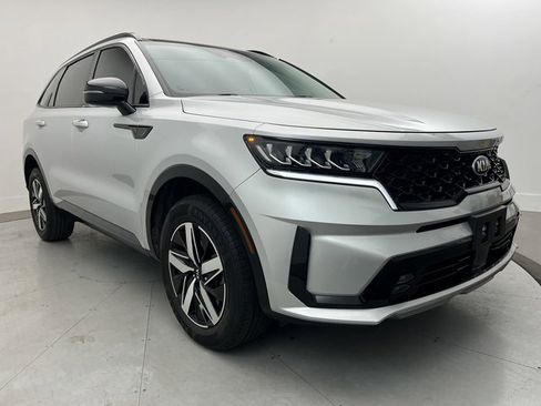 Used 2021 Kia Sorento EX w/ Panoramic Sunroof Package image 9