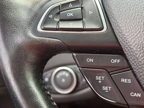 Used 2019 Ford Escape SEL AWD/4WD image 16