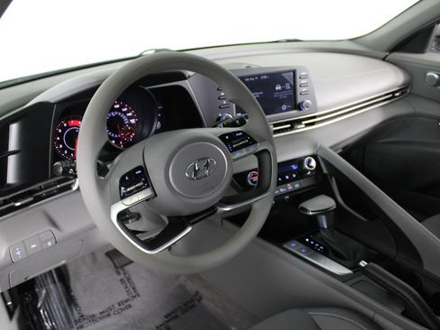 Certified 2023 Hyundai Elantra SEL FWD image 17