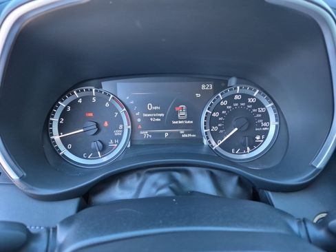 Used 2023 Toyota Highlander XLE AWD/4WD image 10