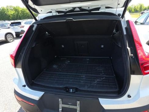 Used 2026 Volvo XC40 B5 Plus AWD/4WD image 6