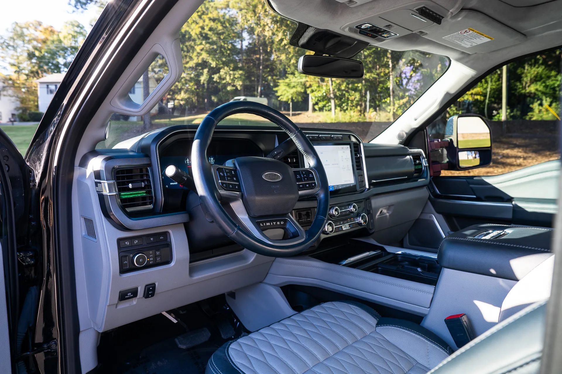 Used 2024 Ford F450 Limited w/ FX4 Off-Road Package AWD/4WD image 19