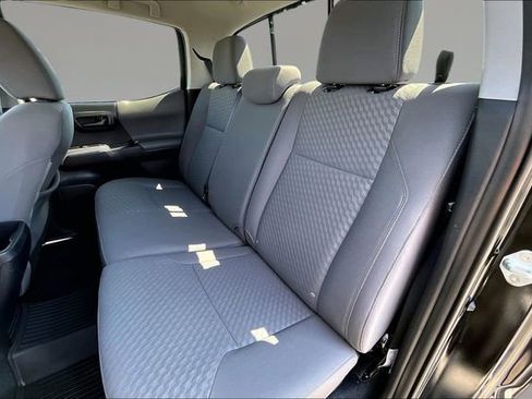 Used 2023 Toyota Tacoma SR5 w/ Technology Package image 19