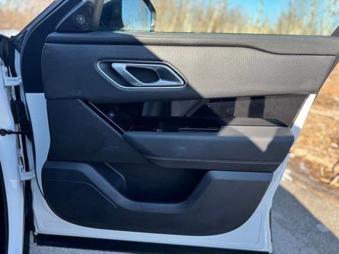 Certified 2022 Land Rover Range Rover Velar R-Dynamic S AWD/4WD image 18