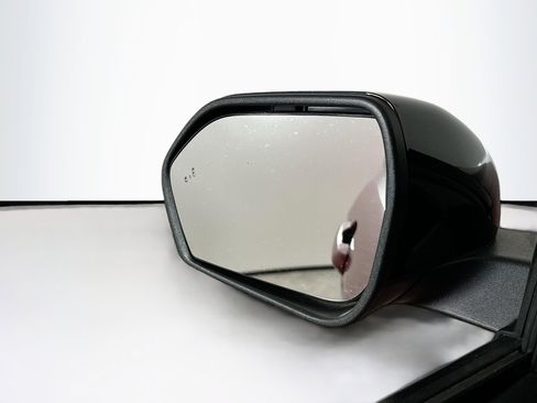 Used 2022 Ford Explorer XLT w/ Equipment Group 202A image 16