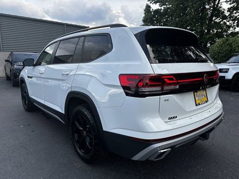 Used 2024 Volkswagen Atlas Peak Edition SE AWD/4WD image 7