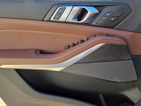 Used 2026 BMW X5 xDrive40i w/ M Sport Package image 15