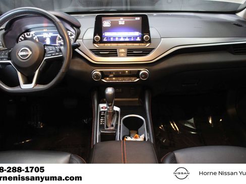 Used 2023 Nissan Altima 2.5 SR FWD image 10