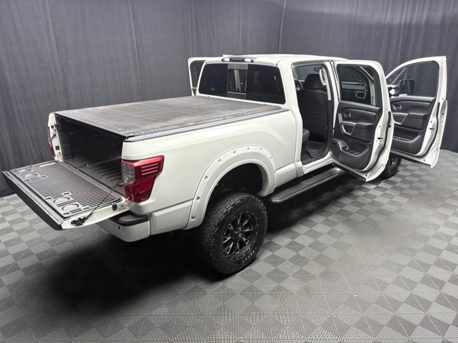 Used 2018 Nissan Titan XD 4x4 Crew Cab SV w/ SV Convenience Package image 20