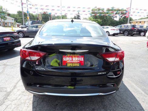 Used 2015 Chrysler 200 Limited w/ Spring Special Group FWD image 4