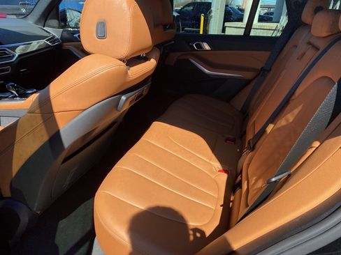 Used 2022 BMW X5 xDrive40i w/ Premium Package image 13