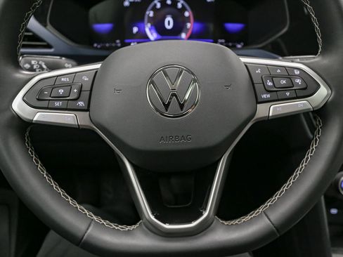 Certified 2023 Volkswagen Taos SE w/ Panoramic Sunroof Package image 35