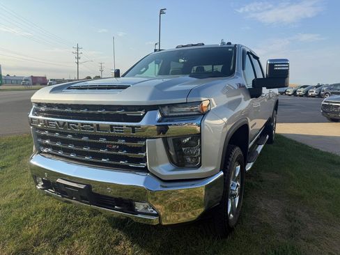 Used 2020 Chevrolet Silverado 2500 LTZ w/ LTZ Premium Package image 3