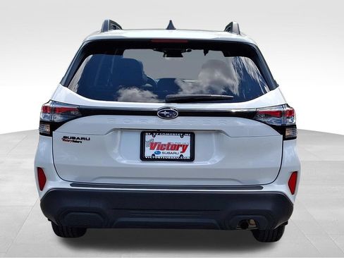 Used 2025 Subaru Forester Premium AWD/4WD image 5