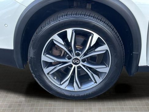 Used 2017 INFINITI QX30 Premium w/ Navigation Package image 45