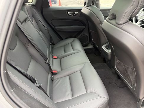 Certified 2025 Volvo XC60 B5 Plus image 29
