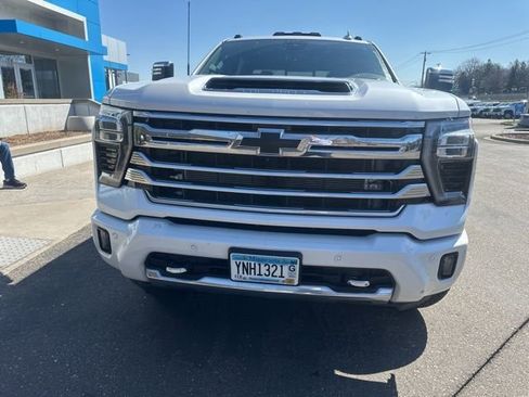 Used 2024 Chevrolet Silverado 3500 High Country w/ High Country Premium Package AWD/4WD image 5