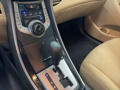 Used 2013 Hyundai Elantra GLS w/ Preferred Pkg image 23