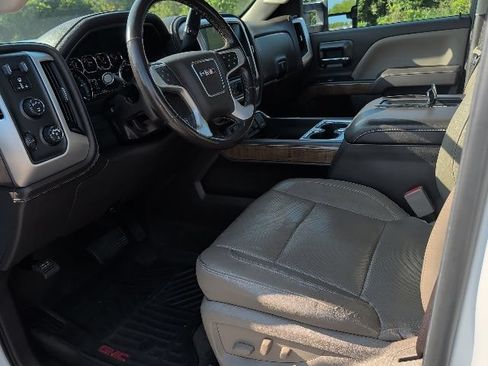 Used 2018 GMC Sierra 2500 SLT w/ Duramax Plus Package AWD/4WD image 16