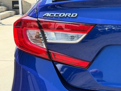 Used 2021 Honda Accord Sport image 12
