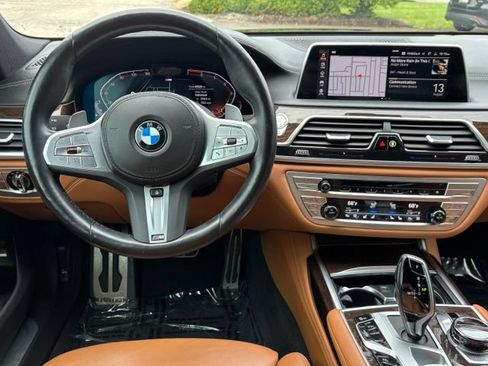 Certified 2022 BMW 750i xDrive w/ Luxury Rear Seating Package AWD/4WD image 21