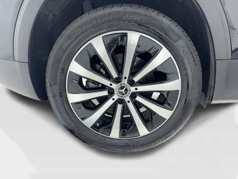 Used 2022 Mercedes-Benz GLB 250 w/ Premium Package Lite image 39