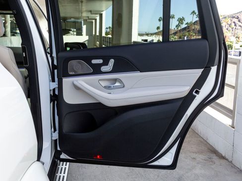 New 2025 Mercedes-Benz GLS 580 4MATIC image 24